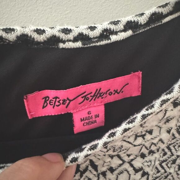 Vintage BETSEY JOHNSON Black/White Long Sleeve Geometric Stretch Midi Dress Sz 6 - Picture 4 of 5